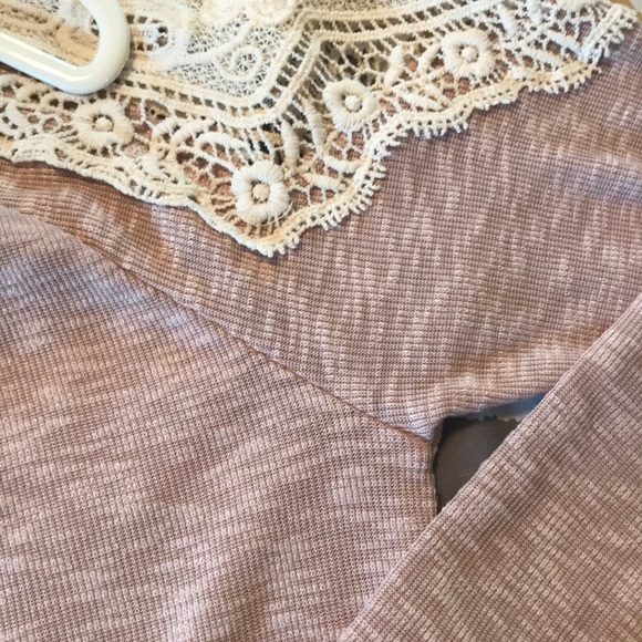 Cold Shoulder top - Picture 2 of 5